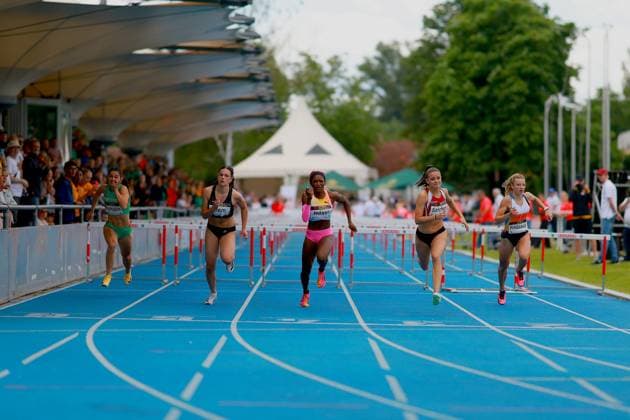 Ndasi Daryl (Munich Athletics) führt das Feld im 100-Meter-Hürdenlauf an, flankiert von Sereina Liem (Switzerland), Jil Sanchez (Switzerland) und Laura Frli?ková (Slovakia). Das Rennen findet im Michael-Hoffmann-Stadion in Mannheim vor gut besetzten Tribünen statt. Ndasi Daryl, Sereina Liem, Laura Frli?ková und Jil Sanchez im 10H-Finale