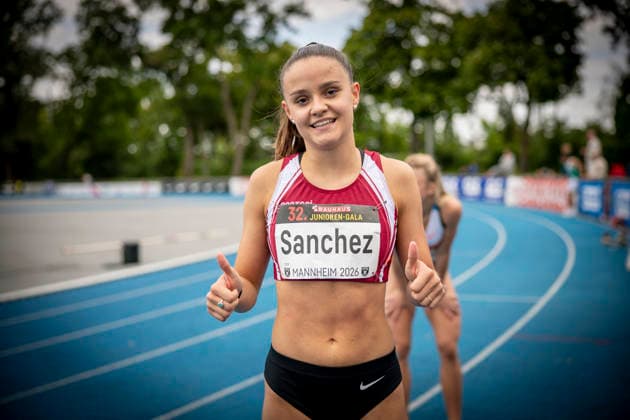 MANNHEIM, GERMANY - JUNE 14, 2026 : Jil Sanchez (SUI Switzerland) with thumbs up after winning the 100m hurdles U20 during the Juniorengala 2026 at Michael-Hoffmann-Stadion on June 14, 2026 in Mannheim, Germany. Baden-Wuerttemberg Germany Copyright: xAxelxKohringx