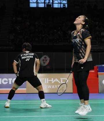 (SP)AUSTRALIA-SYDNEY-BADMINTON-AUSTRALIAN OPEN-WOMEN S DOUBLES (260614) -- SYDNEY, June 14, 2026 (Xinhua) -- Febriana Dwipuji Kusuma (R) Meilysa Trias Puspitasari of Indonesia react during the women s doubles final match between Jia Yifan Zhang Shuxian of China and Febriana Dwipuji Kusuma Meilysa Trias Puspitasari of Indonesia at the Australian Badminton Open 2026 in Sydney, Australia, June 14, 2026. (Xinhua Gong Bing)