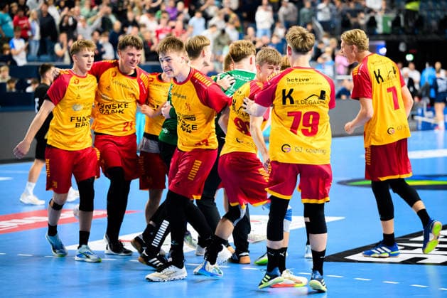 Koeln, Deutschland: Handball EHF Youth Club Trophy - Finale - Fuechse Berlin - GOG die Mannschaft von GOG Schlussjubel Schlußjubel Emotion Freude Koeln Lanxess Arena Nordrhein-Westfalen Deutschland