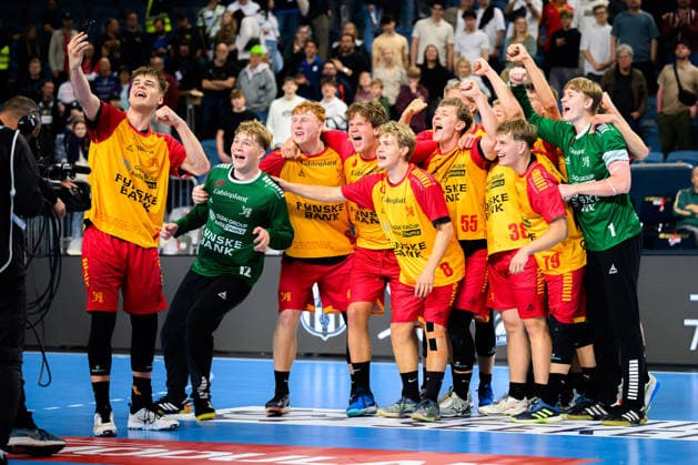 Koeln, Deutschland: Handball EHF Youth Club Trophy - Finale - Fuechse Berlin - GOG die Mannschaft von GOG, Schlussjubel Schlußjubel Emotion Freude Koeln Lanxess Arena Nordrhein-Westfalen Deutschland