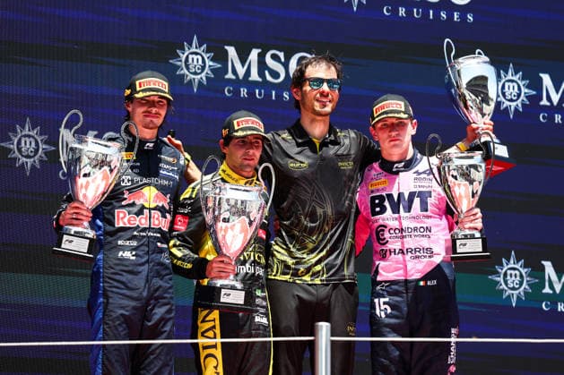 Race winner Rafael Camara of Brazil and Invicta Racing (1) Second placed Nikola Tsolov of Bulgaria and Campos Racing (6) Third placed Alexander Dunne of Ireland and Rodin Motorsport (15) and Pau Rivera, Engineer at Invicta Racing celebrate on the podium with the trophies during the Round 5 Barcelona Feature race of the Formula 2 Championship , Race, F1 Grand Prix of Barcelona-Catalunya, am 14. June 2026 in Barcelona, Spain. (Foto von Diogo Cardoso DeFodi Images) Race winner Rafael Camara of Brazil and Invicta Racing (1) Second placed Nikola Tsolov of Bulgaria and Campos Racing (6) Third placed Alexander Dunne of Ireland and Rodin Motorsport (15) and Pau Rivera, Engineer at Invicta Racing celebrate on the podium with the trophies during the Round 5 Barcelona Feature race of the Formula 2 Championship , Race, F1 Grand Prix of Barcelona-Catalunya, Circuit de Barcelona-Catalunya on June 14, 2026 in Barcelona, Spain. (Photo by Diogo Cardoso DeFodi Images) -