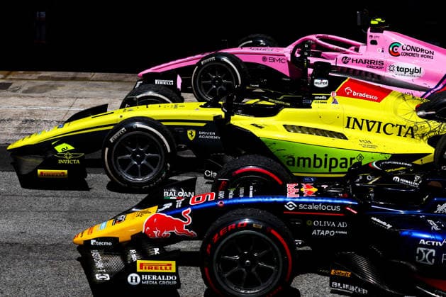 Race winner Rafael Camara of Brazil and Invicta Racing (1) Second placed Nikola Tsolov of Bulgaria and Campos Racing (6) Third placed Alexander Dunne of Ireland and Rodin Motorsport (15) , Race, F1 Grand Prix of Barcelona-Catalunya, am 14. June 2026 in Barcelona, Spain. (Foto von Diogo Cardoso DeFodi Images) Race winner Rafael Camara of Brazil and Invicta Racing (1) Second placed Nikola Tsolov of Bulgaria and Campos Racing (6) Third placed Alexander Dunne of Ireland and Rodin Motorsport (15) , Race, F1 Grand Prix of Barcelona-Catalunya, Circuit de Barcelona-Catalunya on June 14, 2026 in Barcelona, Spain. (Photo by Diogo Cardoso DeFodi Images) -