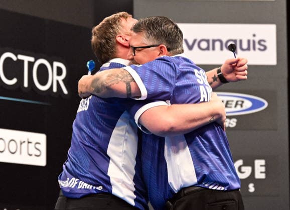 14.06.2026, xhbx, Dart World Cup of Darts 2026, v.l. Cameron Menzies (Schottland) , Gary Anderson (Schottland) jubeln jubelt nach Spielende. (DFL DFB REGULATIONS PROHIBIT ANY USE OF PHOTOGRAPHS as IMAGE SEQUENCES and or QUASI-VIDEO) Frankfurt