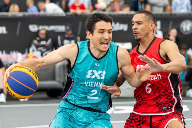 BASKETBALL - FIBA 3x3 World Tour VIENNA,AUSTRIA,14.JUN.26 - BASKETBALL - FIBA 3x3 World Tour. Image shows Stefan Stojacic (Vienna) and Worthy de Jong (Amsterdam).  GEPAxpictures xPhilippxBrem