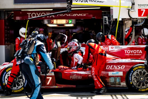 24 HEURES DU MANS 2026 - RACE - SUNDAY 07 CONWAY Mike (gbr), KOBAYASHI Kamui (jpn), DE VRIES Nyck (nld), Toyota Racing, Toyota TR010 Hybrid 07, Hypercar, pitstop, arrÃªt aux stands during the 24 Hours of Le Mans 2026, 3rd round of the 2026 FIA World Endurance Championship, on June 14, 2026 on the Circuit des 24 Heures du Mans in Le Mans, France - Le MansFrance  Copyright: xFabrizioxBoldonix