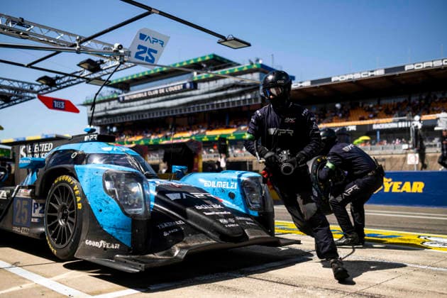 24 HEURES DU MANS 2026 - RACE - SUNDAY 25 JENSEN Michael (dnk), TRULLI Enzo (ita), HUGHES Jake (gbr), Algarve Pro Racing, Oreca 07 Gibson 25, LMP2 Pro-AM, pitstop, arrÃªt aux stands during the 24 Hours of Le Mans 2026, 3rd round of the 2026 FIA World Endurance Championship, on June 14, 2026 on the Circuit des 24 Heures du Mans in Le Mans, France - Le MansFrance  Copyright: xFabrizioxBoldonix