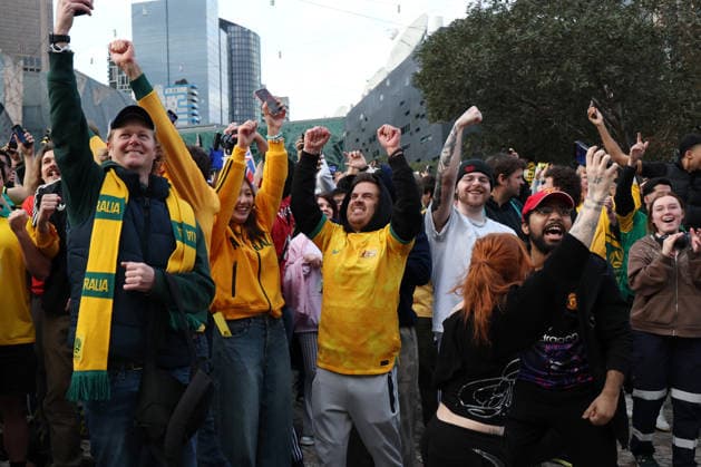 WORLD CUP LIVE SITE, Fans celebrate the Socceroos win while watching the FIFA World Cup, WM, Weltmeisterschaft, Fussball Group D Australia versus TuÌˆrkiye match live site at Federation Square in Melbourne, Sunday, June 14, 2026. ( NO ARCHIVING Melbourne Victoria Australia  Copyright: xConxChronisx 20260614174780171110