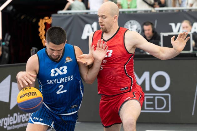 BASKETBALL - FIBA 3x3 World Tour VIENNA,AUSTRIA,14.JUN.26 - BASKETBALL - FIBA 3x3 World Tour. Image shows Ignas Vaitkus (Raudondvaris) and Nenad Nerandzic (UB).  GEPAxpictures xPhilippxBrem