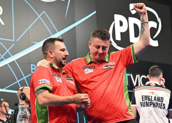 14.06.2026, xhbx, Dart World Cup of Darts 2026, v.l. Jonny Clayton (Wales), Nick Kenny (Wales) (DFL DFB REGULATIONS PROHIBIT ANY USE OF PHOTOGRAPHS as IMAGE SEQUENCES and or QUASI-VIDEO) Frankfurt