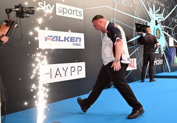 14.06.2026, xhbx, Dart World Cup of Darts 2026, v.l. Luke Littler (England) jubeln jubelt nach Spielende. (DFL DFB REGULATIONS PROHIBIT ANY USE OF PHOTOGRAPHS as IMAGE SEQUENCES and or QUASI-VIDEO) Frankfurt