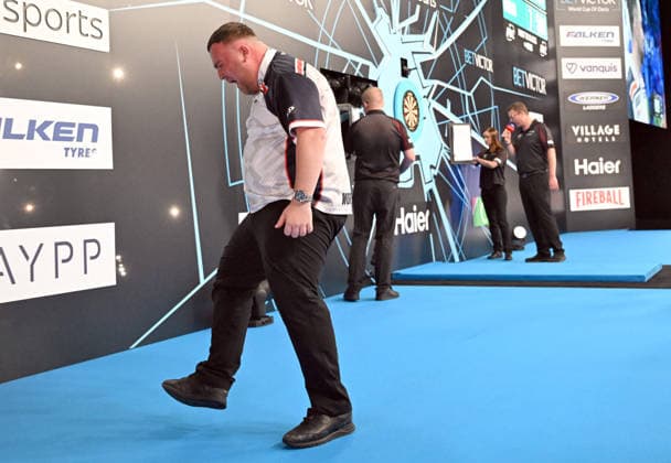 14.06.2026, xhbx, Dart World Cup of Darts 2026, v.l. Luke Littler (England) jubeln jubelt nach Spielende. (DFL DFB REGULATIONS PROHIBIT ANY USE OF PHOTOGRAPHS as IMAGE SEQUENCES and or QUASI-VIDEO) Frankfurt