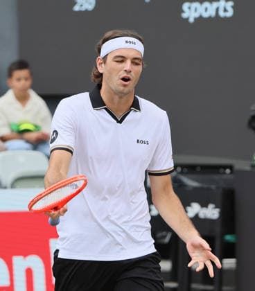 14.06.2026, Boss Open 2026, ATP, Tennis Herren Tour 250 Stuttgart, TTC Weissenhof, Tennis, im Bild: Taylor Fritz (USA) versteht die Welt nicht mehr