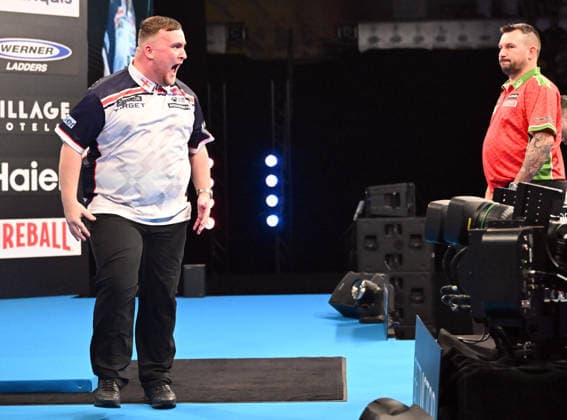 14.06.2026, xhbx, Dart World Cup of Darts 2026, v.l. Luke Littler (England), Jonny Clayton (Wales) jubeln jubelt nach Spielende. (DFL DFB REGULATIONS PROHIBIT ANY USE OF PHOTOGRAPHS as IMAGE SEQUENCES and or QUASI-VIDEO) Frankfurt