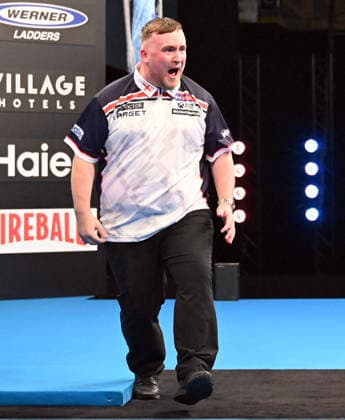14.06.2026, xhbx, Dart World Cup of Darts 2026, v.l. Luke Littler (England) jubeln jubelt nach Spielende. (DFL DFB REGULATIONS PROHIBIT ANY USE OF PHOTOGRAPHS as IMAGE SEQUENCES and or QUASI-VIDEO) Frankfurt