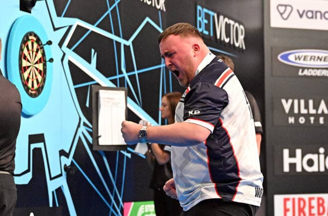 14.06.2026, xhbx, Dart World Cup of Darts 2026, v.l. Luke Littler (England) jubelt (DFL DFB REGULATIONS PROHIBIT ANY USE OF PHOTOGRAPHS as IMAGE SEQUENCES and or QUASI-VIDEO) Frankfurt