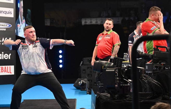 14.06.2026, xhbx, Dart World Cup of Darts 2026, v.l. Luke Littler (England), Jonny Clayton (Wales), Luke Humphries (England), Nick Kenny (Wales) 170 Finish (DFL DFB REGULATIONS PROHIBIT ANY USE OF PHOTOGRAPHS as IMAGE SEQUENCES and or QUASI-VIDEO) Frankfurt