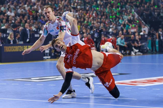 Mads HOXER (Aalborg Handbold, 14) erzielt ein Tor, Aktion, Torwurf GER, Aalborg Handbold vs. SC Magdeburg, Handball, TruckScout24 EHF FINAL4 2026, Spiel um Platz 3, Spielzeit 2025 2026, 14.06.2026,, GER, Aalborg Handbold vs. SC Magdeburg, Handball, TruckScout24 EHF FINAL4 2026, Spiel um Platz 3, Spielzeit 2025 2026, 14.06.2026, Koeln