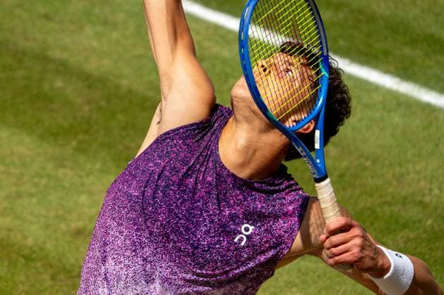 Ben Shelton am Ball, Ben Shelton vs. Taylor Fritz, Tennis, ATP, Tennis Herren Turnier, Boss-Open, Center-Court, Finale, 14.06.2026, Ben Shelton vs. Taylor Fritz, Tennis, ATP-Turnier, Boss-Open, Center-Court, Finale, 14.06.2026, Stuttgart