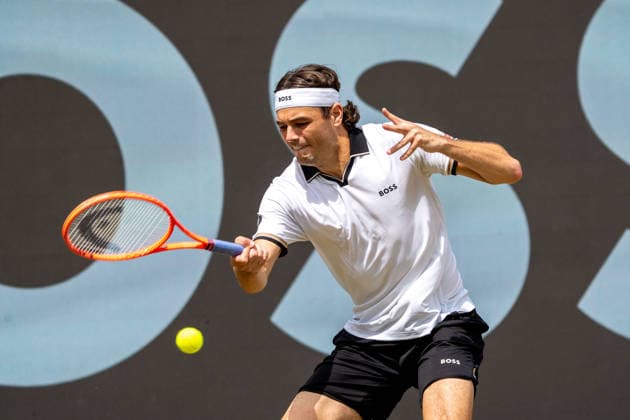 Taylor Fritz am Ball, Ben Shelton vs. Taylor Fritz, Tennis, ATP, Tennis Herren Turnier, Boss-Open, Center-Court, Finale, 14.06.2026, Ben Shelton vs. Taylor Fritz, Tennis, ATP-Turnier, Boss-Open, Center-Court, Finale, 14.06.2026, Stuttgart