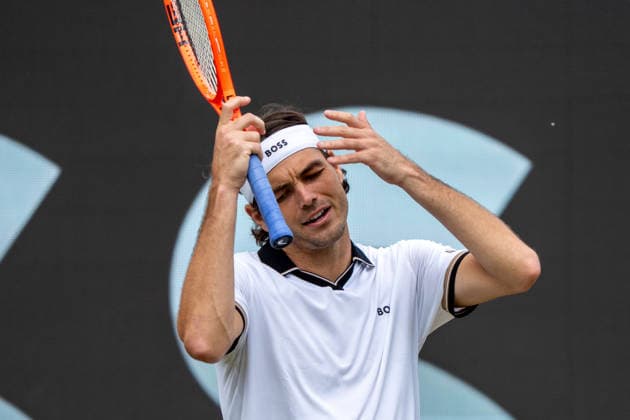 Taylor Fritz enttaeuscht, Enttaeuschung, Ben Shelton vs. Taylor Fritz, Tennis, ATP, Tennis Herren Turnier, Boss-Open, Center-Court, Finale, 14.06.2026, Ben Shelton vs. Taylor Fritz, Tennis, ATP-Turnier, Boss-Open, Center-Court, Finale, 14.06.2026, Stuttgart