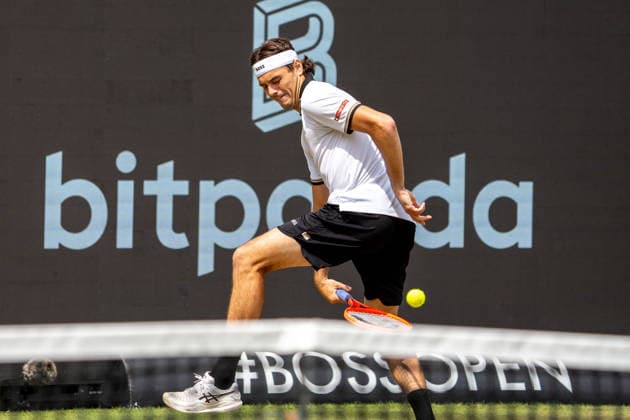Taylor Fritz am Ball, Ben Shelton vs. Taylor Fritz, Tennis, ATP, Tennis Herren Turnier, Boss-Open, Center-Court, Finale, 14.06.2026, Ben Shelton vs. Taylor Fritz, Tennis, ATP-Turnier, Boss-Open, Center-Court, Finale, 14.06.2026, Stuttgart