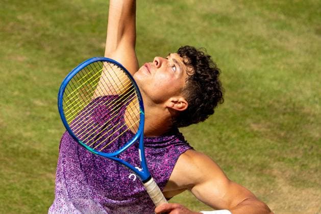 Ben Shelton am Ball, Ben Shelton vs. Taylor Fritz, Tennis, ATP, Tennis Herren Turnier, Boss-Open, Center-Court, Finale, 14.06.2026, Ben Shelton vs. Taylor Fritz, Tennis, ATP-Turnier, Boss-Open, Center-Court, Finale, 14.06.2026, Stuttgart *** Ben Shelton on the ball, Ben Shelton vs Taylor Fritz, Tennis, ATP Tournament, Boss Open, Center Court, Final, 14 06 2026, Ben Shelton vs Taylor Fritz, Tennis, ATP Tournament, Boss Open, Center Court, Final, 14 06 2026, Stuttgart Copyright: xEibner-Pressefoto EdwardxCheungx EP_ECG