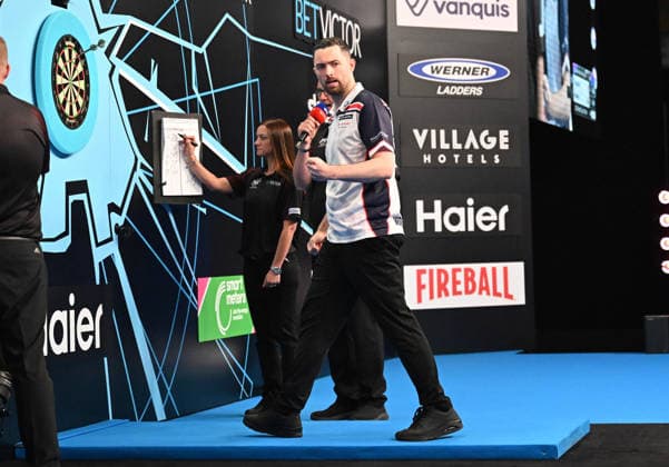 14.06.2026, xhbx, Dart World Cup of Darts 2026, v.l. Luke Humphries (England) jubelt (DFL DFB REGULATIONS PROHIBIT ANY USE OF PHOTOGRAPHS as IMAGE SEQUENCES and or QUASI-VIDEO) Frankfurt