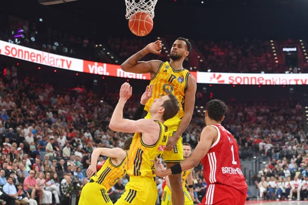 Norris AGBAKOKO (Berlin), Martin HERMANNSSON (Berlin),Aktion. Basketball BBL,Saison 2025 2026 Play Off Finale Spiel 2, FC Bayern Muenchen - Alba Berlin am 14.06.2026 S A P G A R D EN