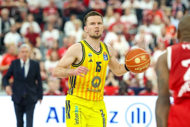 Martin Hermannsson (Alba Berlin, 15) mit Ball, GER, FC Bayern Basketball vs. Alba Berlin, Basketball, easycredit Basketball Bundesliga, Playoffs, Finale, Spiel 2, Saison 2025 2026, 14.06.2026, GER, FC Bayern Basketball vs. Alba Berlin, Basketball, easycredit Basketball Bundesliga, Playoffs, Finale, Spiel 2, Saison 2025 2026, 14.06.2026 Muenchen