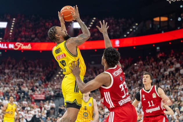 J wan Roberts 13 (Alba Berlin), David McCormack 33 (FC Bayern Basketball), FC Bayern Basketball vs. Alba Berlin, BBL, Finale 2, 14.06.2026 Muenchen Bayern Deutschland