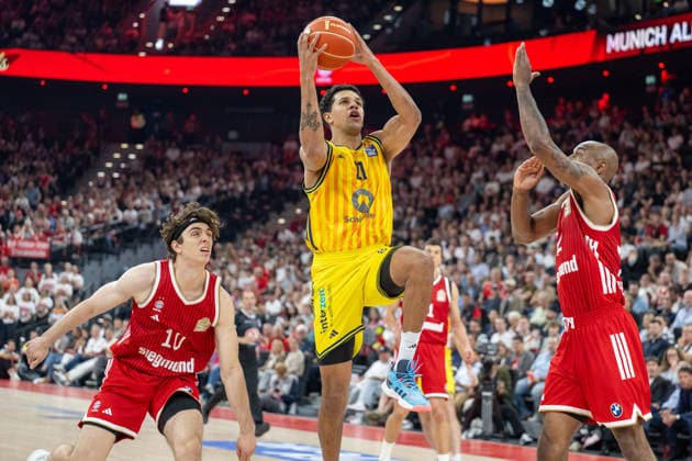 Justin Jessup 10 (FC Bayern Basketball), Michael Rataj 21 (Alba Berlin), Isiaha Mike 22 (FC Bayern Basketball), FC Bayern Basketball vs. Alba Berlin, BBL, Finale 2, 14.06.2026 Muenchen Bayern Deutschland