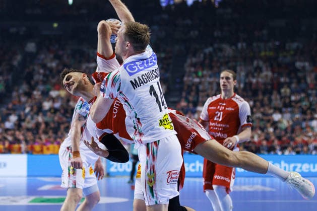 Mads HOXER (Aalborg Handbold, 14) erzielt ein Tor, Aktion, Torwurf GER, Aalborg Handbold vs. SC Magdeburg, Handball, TruckScout24 EHF FINAL4 2026, Spiel um Platz 3, Spielzeit 2025 2026, 14.06.2026,, GER, Aalborg Handbold vs. SC Magdeburg, Handball, TruckScout24 EHF FINAL4 2026, Spiel um Platz 3, Spielzeit 2025 2026, 14.06.2026, Koeln