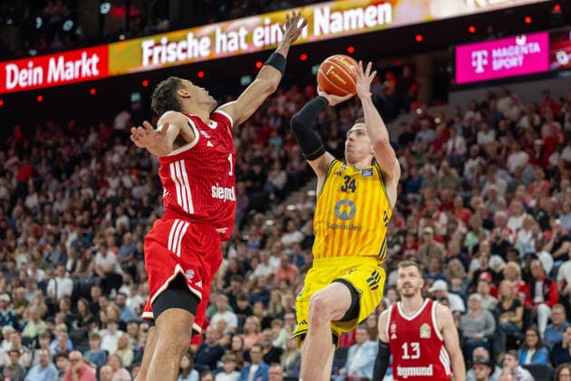Oscar da Silva 1 (FC Bayern Basketball) Justin Bean 34 (Alba Berlin), FC Bayern Basketball vs. Alba Berlin, BBL, Finale 2, 14.06.2026 Muenchen Bayern Deutschland