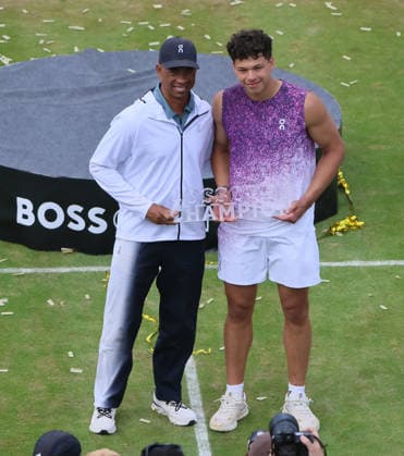 14.06.2026, Boss Open 2026, ATP, Tennis Herren Tour 250 Stuttgart, TTC Weissenhof, Tennis, im Bild: Ben Shelton Sieger bei BOSS Open 2026 in Stuttgart mit Papa Bryan