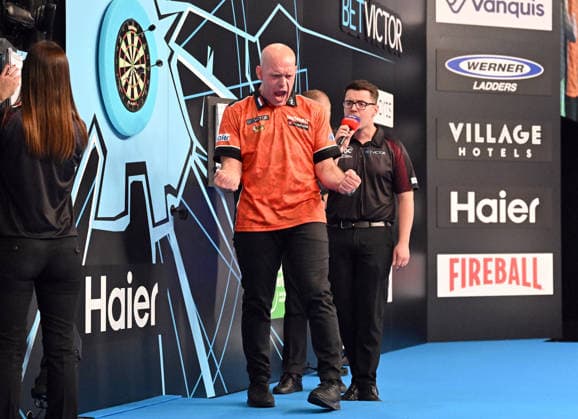 14.06.2026, xhbx, Dart World Cup of Darts 2026, v.l. Michael van Gerwen (Niederlande) jubeln jubelt nach Spielende. (DFL DFB REGULATIONS PROHIBIT ANY USE OF PHOTOGRAPHS as IMAGE SEQUENCES and or QUASI-VIDEO) Frankfurt