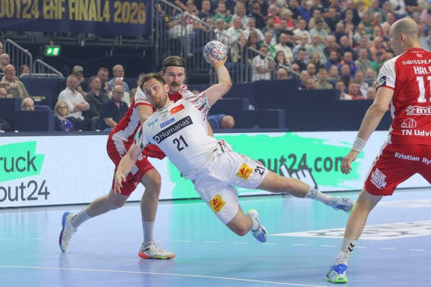 14.06.2026, xtgx, Handball, EHF Champions League Spiel um Platz 3, HBC Aalborg Handbold - SC Magdeburg v.l. Vetle Rönningen (Aalborg, 8), Albin Lagergren (Magdeburg, 21) Zweikampf, Duell, Kampf, tackle Koeln