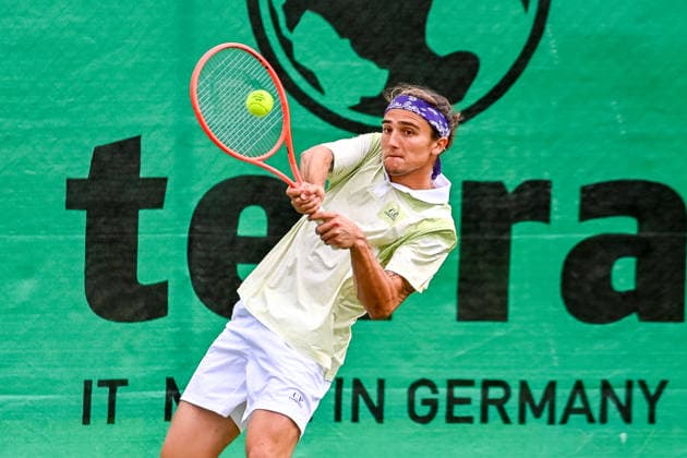 Mattia Bellucci (Italien) schlaegt einen Ball mit der Rueckhand TERRA WORTMANN Open 2026, Tennis, ATP, Tennis Herren Tennis Herren 500, Turnier, Qualifikation, 14.06.2026, TERRA WORTMANN Open 2026, Tennis, ATP, Tennis Herren 500, Turnier, Qualifikation, 14.06.2026 Halle