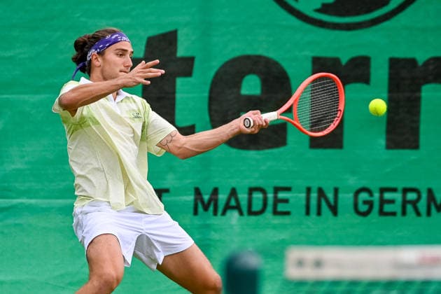 Mattia Bellucci (Italien) schlaegt mit der Vorhand TERRA WORTMANN Open 2026, Tennis, ATP, Tennis Herren Tennis Herren 500, Turnier, Qualifikation, 14.06.2026, TERRA WORTMANN Open 2026, Tennis, ATP, Tennis Herren 500, Turnier, Qualifikation, 14.06.2026 Halle