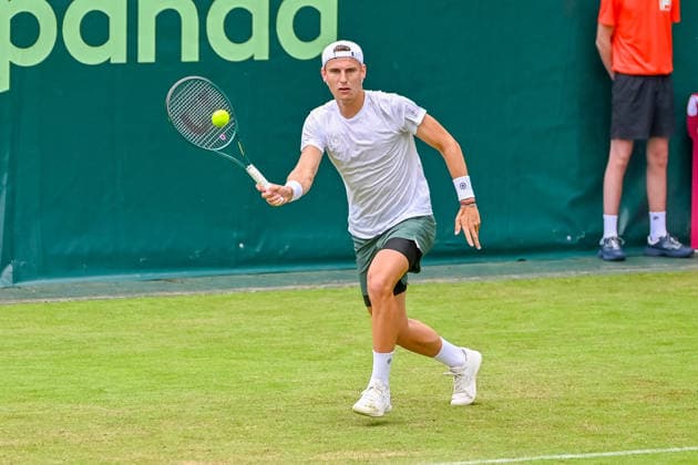Tom Gentzsch (Deutschland) schlaegt einen Ball mit der Vorhand TERRA WORTMANN Open 2026, Tennis, ATP, Tennis Herren Tennis Herren 500, Turnier, Qualifikation, 14.06.2026, TERRA WORTMANN Open 2026, Tennis, ATP, Tennis Herren 500, Turnier, Qualifikation, 14.06.2026 Halle