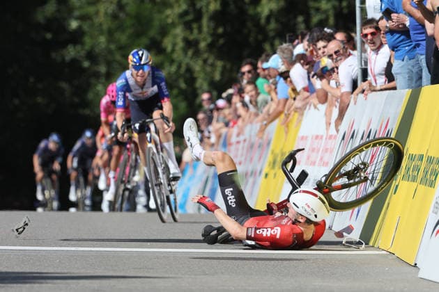 14.06.2026 Leuggern AG , SCHWEIZ, 62. GP Gippingen Sieger Liam Slock BEL Team Lotto Intermarche stuertzt ueber die Ziellinie