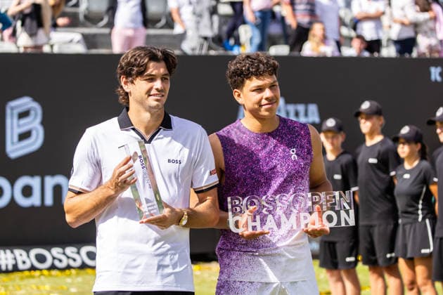 14.06.26 Boss Open Stuttgart Deutschland, Stuttgart, 14.06.2026, Tennis, Boss Open Stuttgart: v.l. Taylor Fritz (USA), Bens Shelton (USA), Jubel, Siegerehrung.