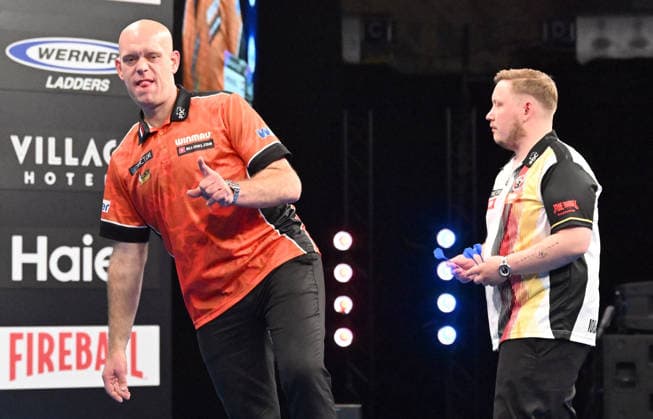 14.06.2026, xhbx, Dart World Cup of Darts 2026, v.l. Michael van Gerwen (Niederlande), Martin Schindler (Deutschland) (DFL DFB REGULATIONS PROHIBIT ANY USE OF PHOTOGRAPHS as IMAGE SEQUENCES and or QUASI-VIDEO) Frankfurt