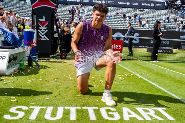 Stuttgart, GERMANY - June 14: Winner Ben Shelton (USA) after his win in the Singles Final Match between Ben Shelton (USA) vs. Taylor Fritz (USA) at BOSS OPEN 2026, Tennisanlage Weissenhof on June 14, 2026 in Stuttgart, Germany. Baden-Württemberg Germany Copyright: xTimoxSteinx