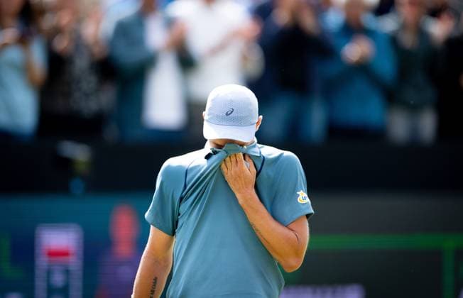 DEN BOSCH - Kamil Majchrzak (POL)(left) wins the ATP, Tennis Herren singles final against Alex de Minaur (AUS) at the 2026 LibÃ ma Open. The combined ATP WTA, Tennis Damen tournament is being held on the grounds of the former Autotron car theme park. IRIS VAN DEN BROEK ANP xVIxANPxSportx xxANPxIVx 560997742 originalFilename: 560997742.jpg