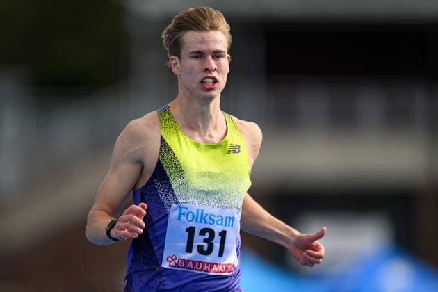 260614 Erik Erlandsson, Malmö AI, tävlar i herrarnas 200 meter under friidrottstävlingen Folksam Grand Prix den 14 juni 2026 i Stockholm.