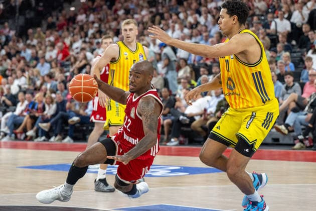 Isiaha Mike 22 (FC Bayern Basketball) wirft aus dem Fallen, FC Bayern Basketball vs. Alba Berlin, BBL, Finale 2, 14.06.2026 Muenchen Bayern Deutschland