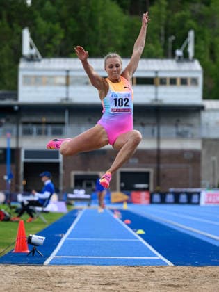 260614 Tilde Johansson, Falkenbergs IK, tävlar i damernas längdhopp under friidrottstävlingen Folksam Grand Prix den 14 juni 2026 i Stockholm.