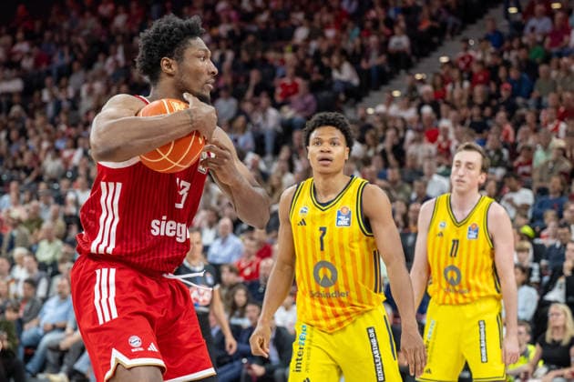 David McCormack 33 (FC Bayern Basketball) haelt den Ball fest, FC Bayern Basketball vs. Alba Berlin, BBL, Finale 2, 14.06.2026 Muenchen Bayern Deutschland