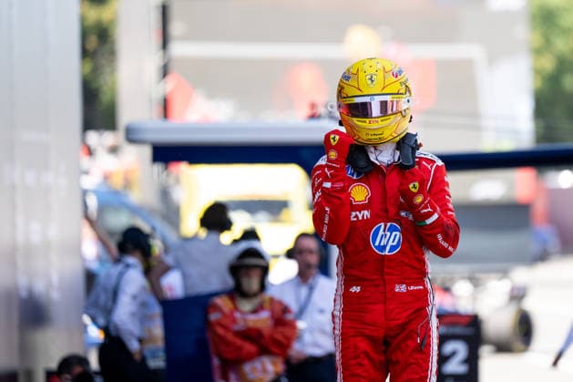 ESP, MSC Cruises Grand Prix von Barcelona-Katalonien, Rennen, Formel 1 Weltmeisterschaft Saison 2026 14.06.2026, Circuit de Barcelona Catalunya, Barcelona, ESP, MSC Cruises Grand Prix von Barcelona-Katalonien, Rennen, Formel 1 Weltmeisterschaft Saison 2026, im Bild Lewis Hamilton (Scuderia Ferrari HP, Großbritannien, 44) jubelt im Parc Ferme über den ersten Sieg mit Ferrari und steigt aus dem Auto SF-26 aus,